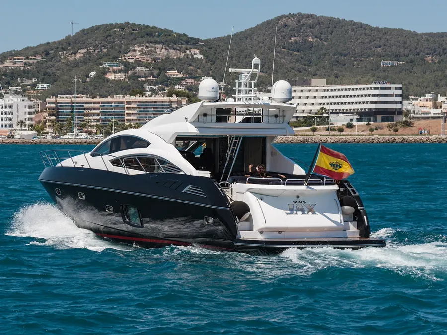 Sunseeker Predator 74 · Black Jax