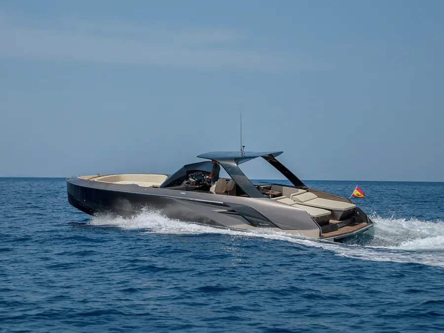 Frauscher 45 · Hailey Su