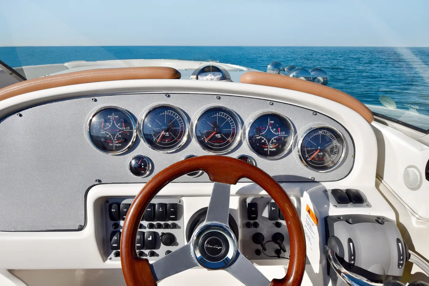 Chris-Craft 28 · Yootopia, photo 7