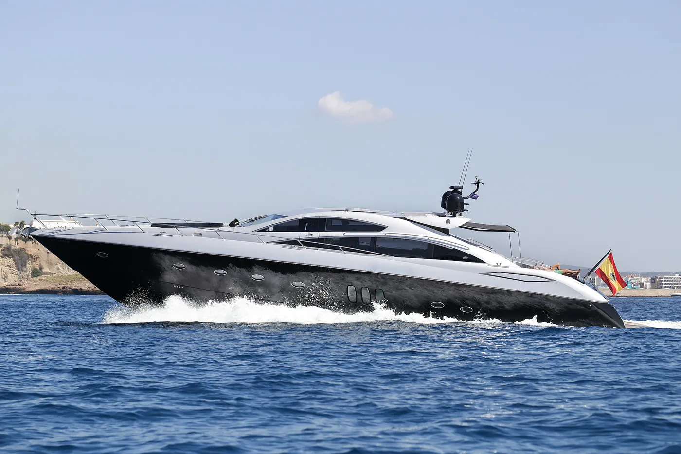 Sunseeker Predator 82 · Georgia — photo 4