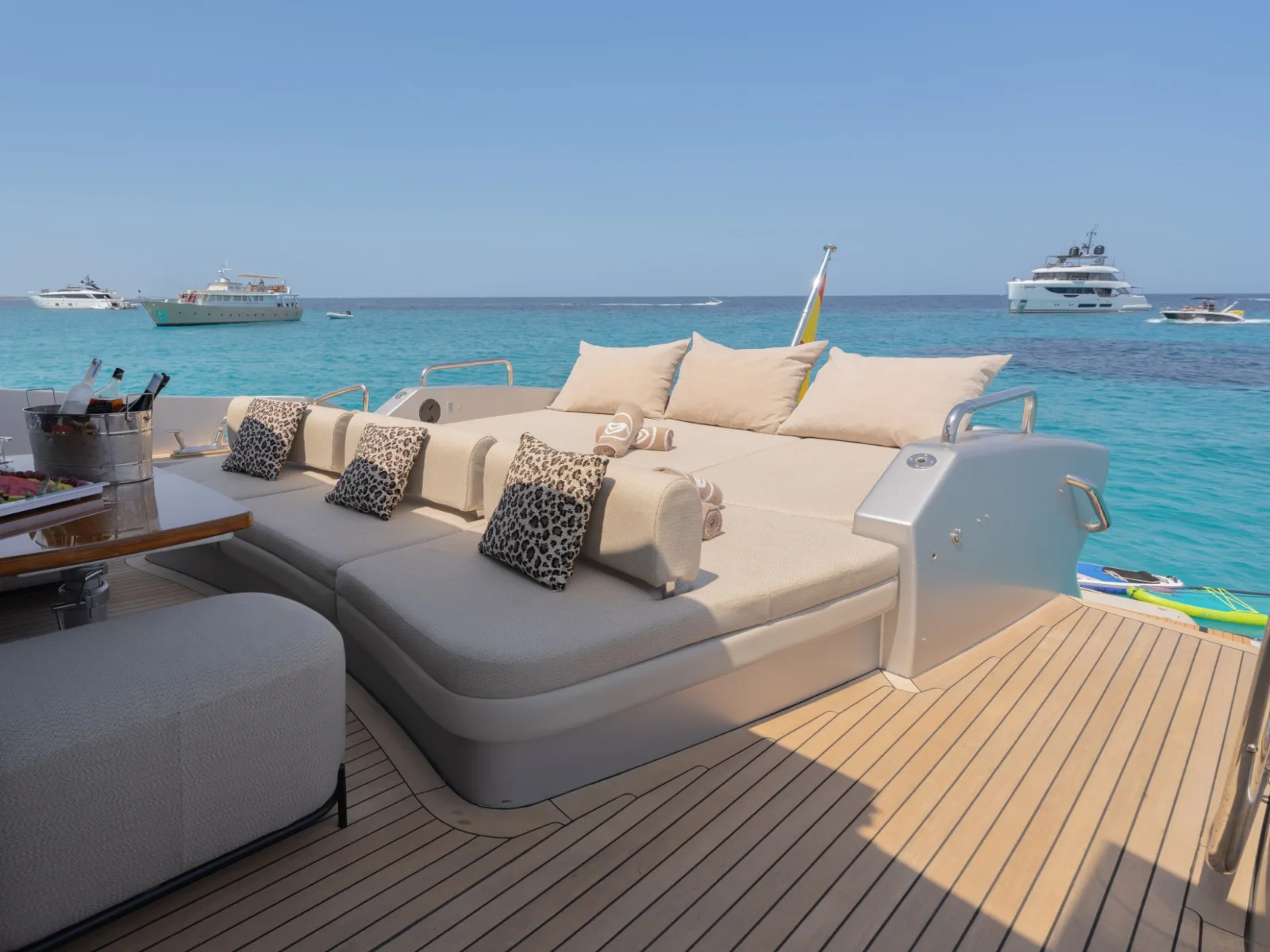 Azimut 86 · The Jungle, photo 11
