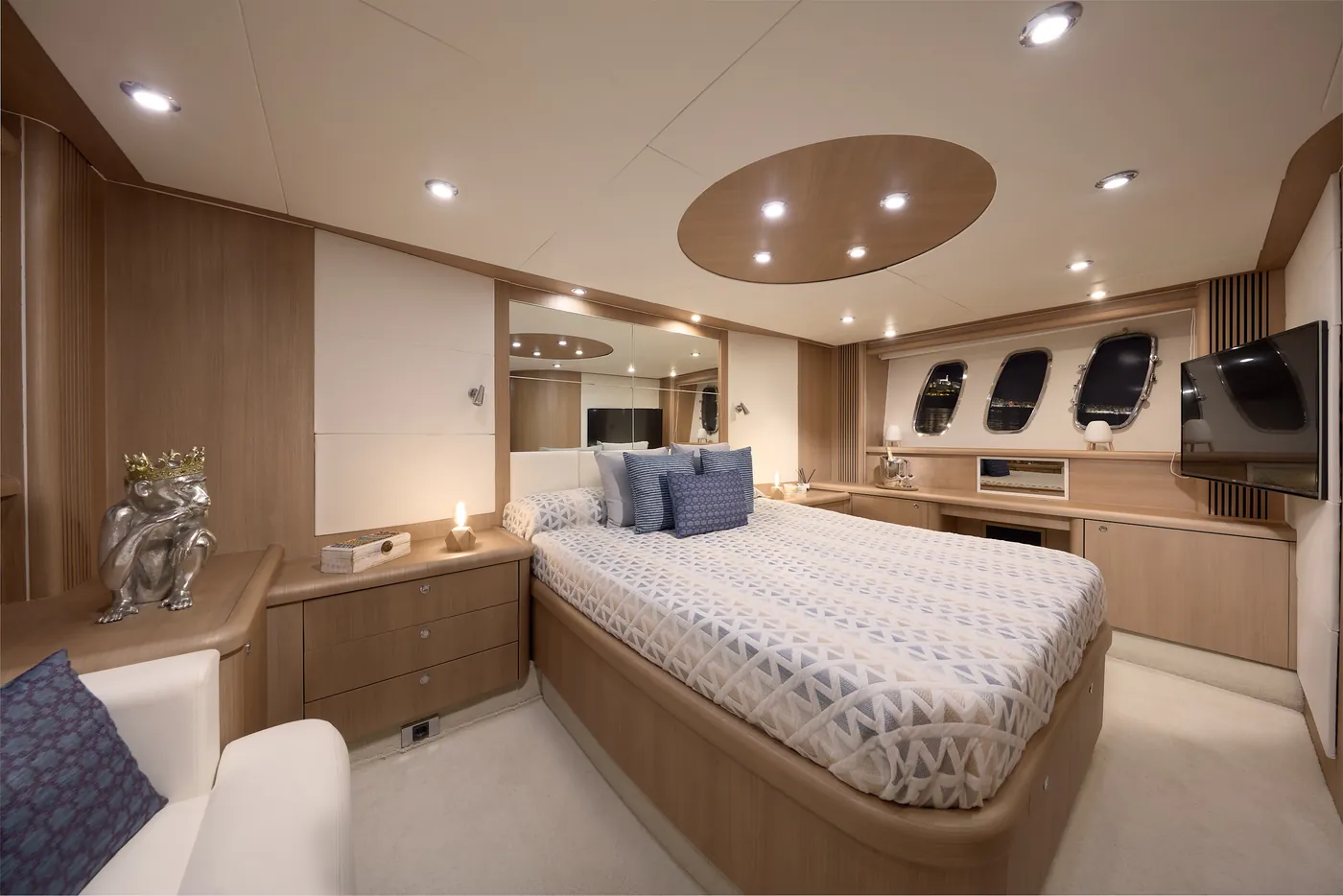 Sunseeker Predator 72 · Number 9 — photo 8