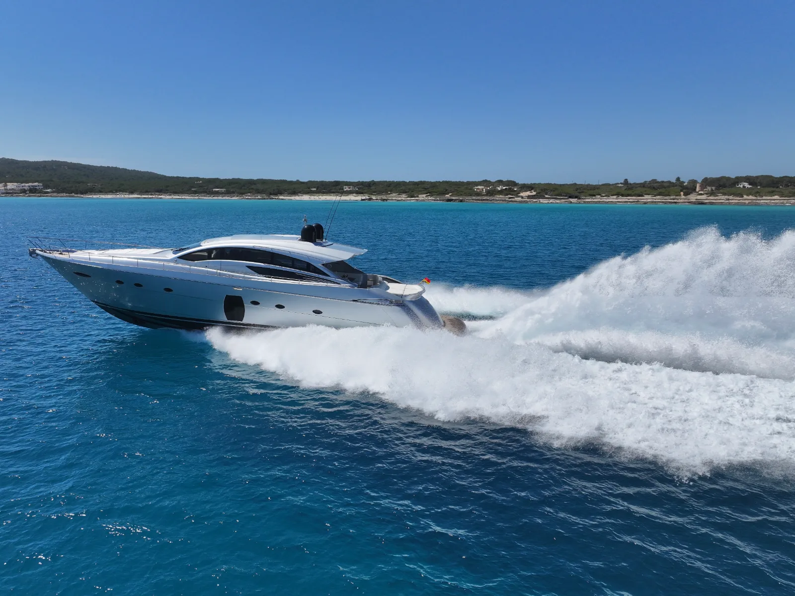 Pershing 72 · Legendary — photo 2