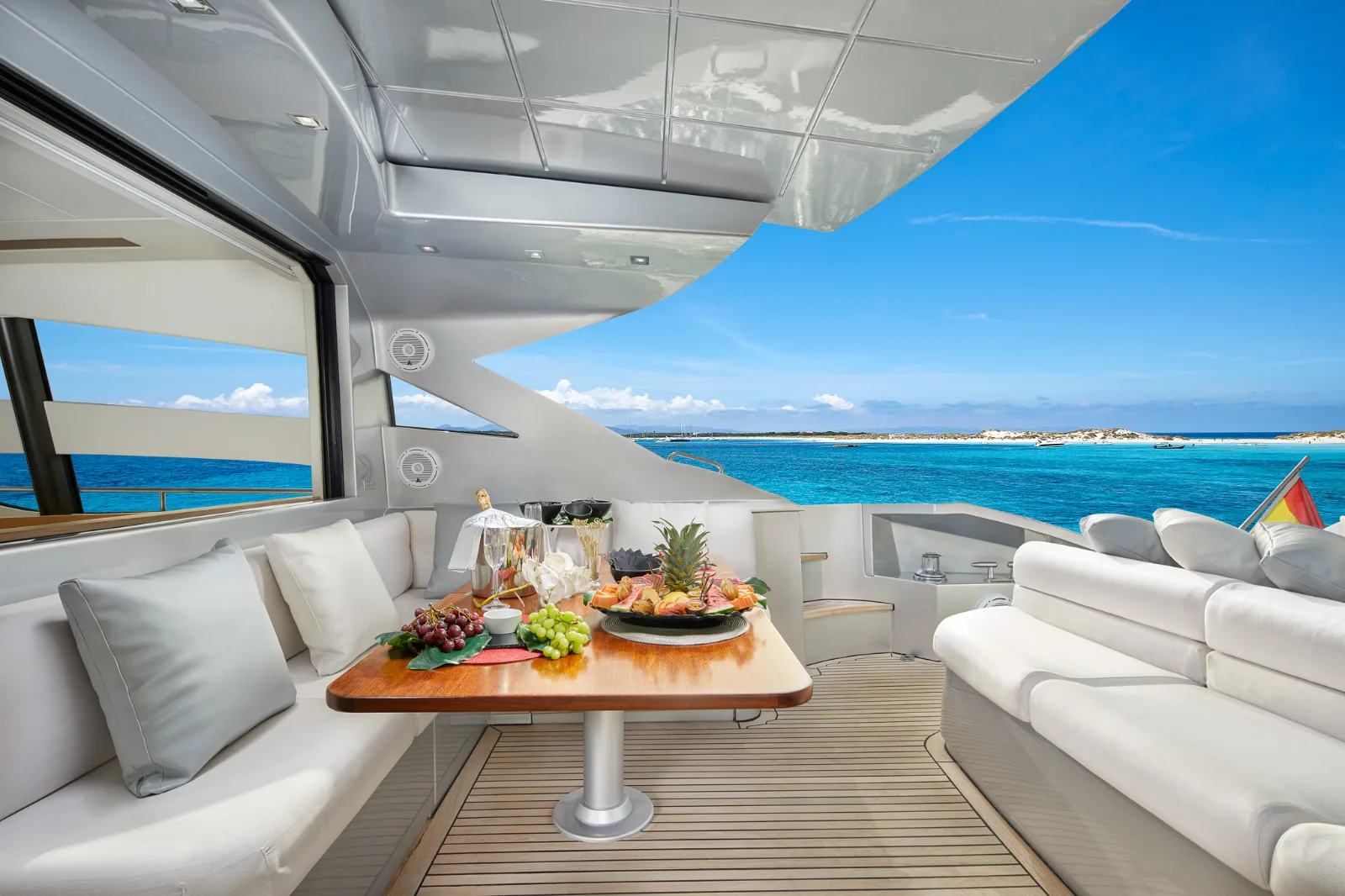 Pershing 72 · Legendary — photo 6