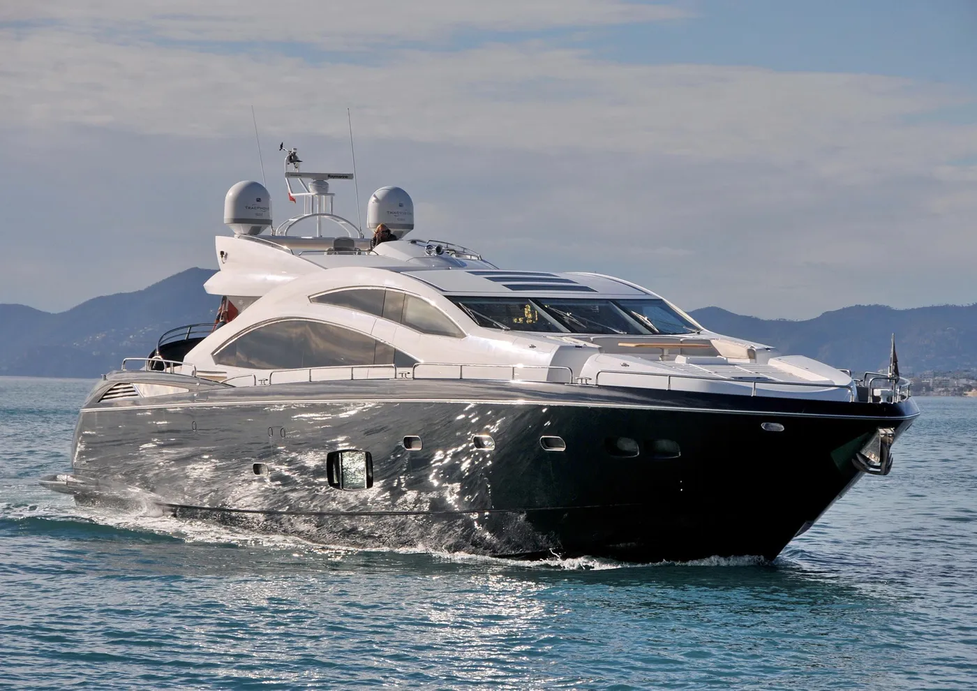 Sunseeker Predator 84 · Ariyas, photo 2