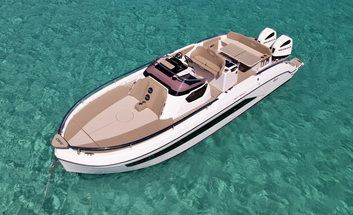 Ranieri 330 · Just Venture, photo 2