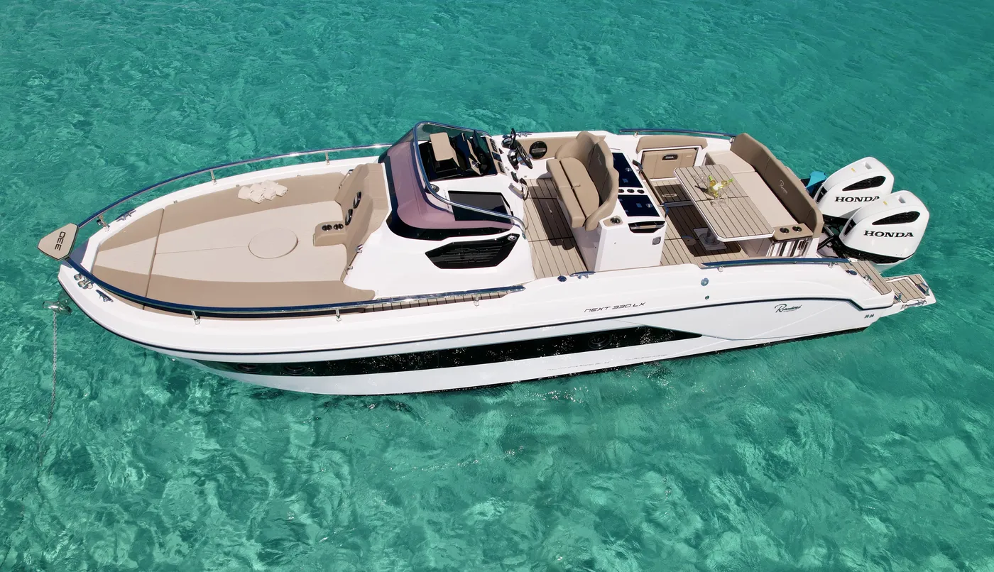Ranieri 330 · Just Venture, photo 3