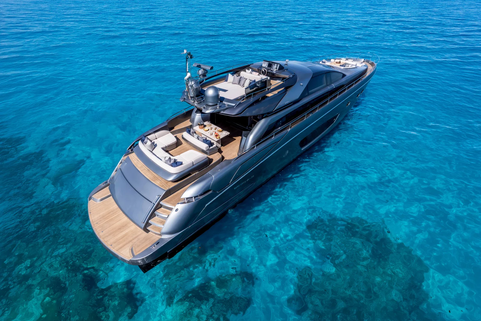 Riva 86 · Tanit — photo 2