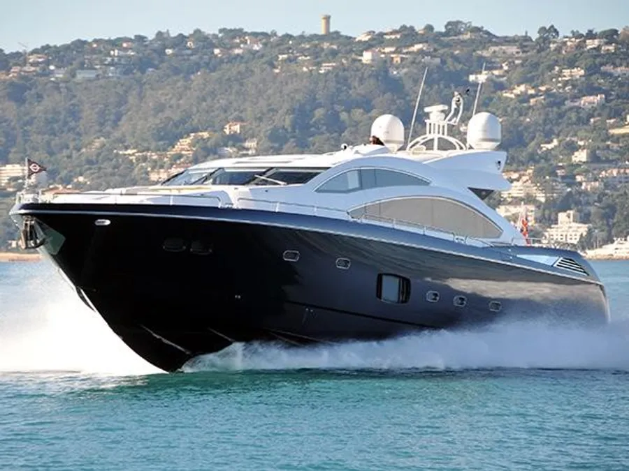 Sunseeker Predator 84 · Ariyas